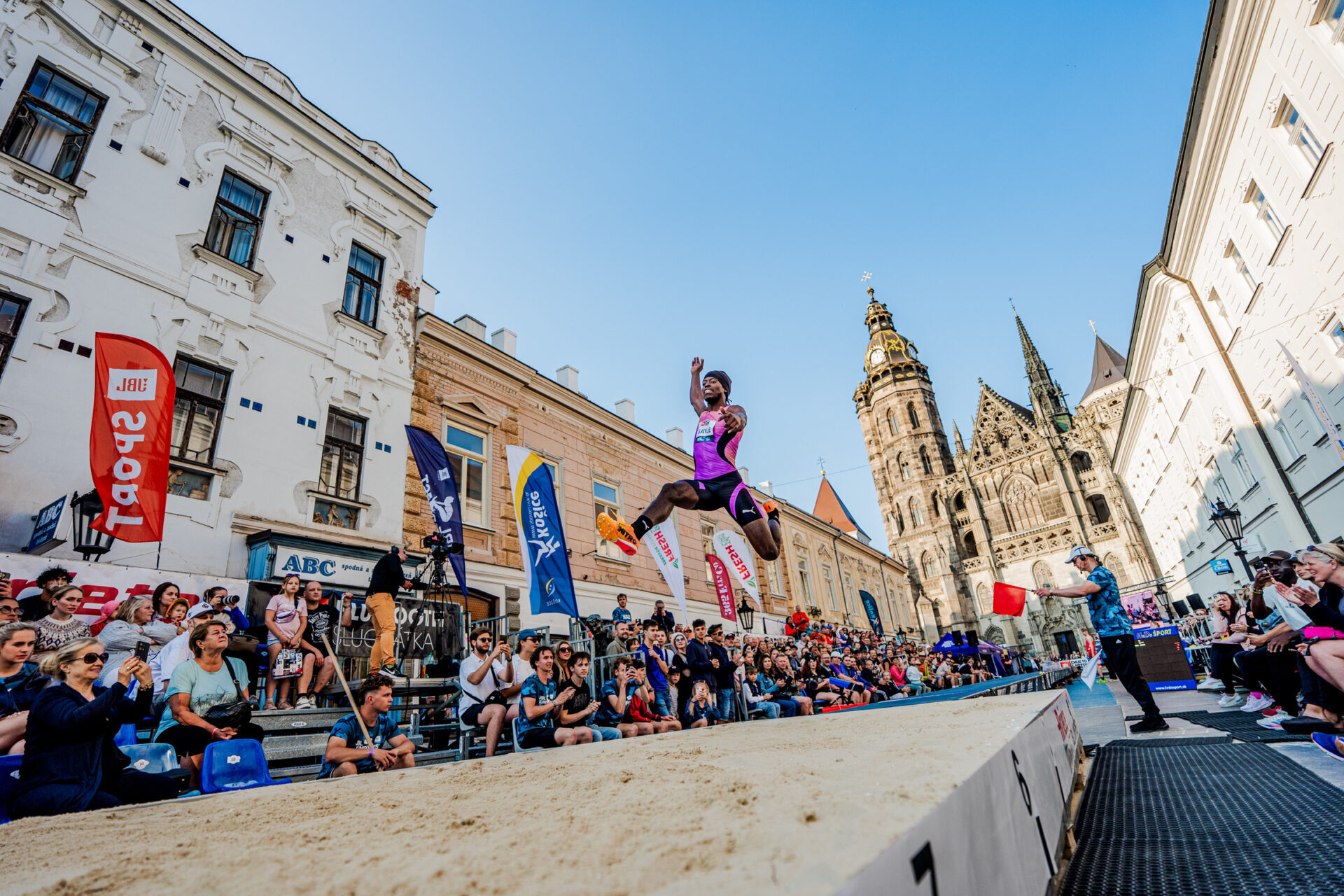 86FB6A7C-81FC-4927-9639-69F0A4D8C3E0